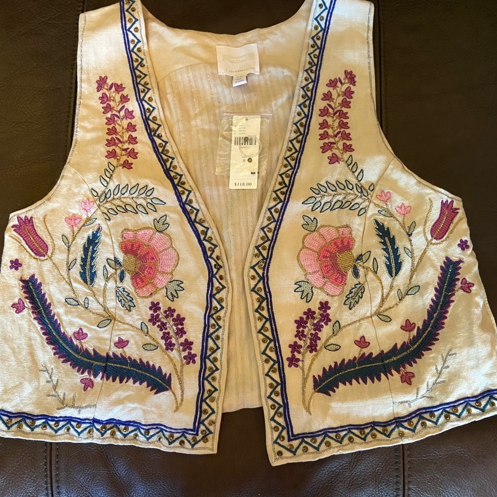 Anthropologie. New vest. Beautiful embroidery
